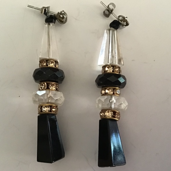 ART DECO  BLACK/CLEAR DANGLE PIERCED EARRINGS - Picture 1 of 4